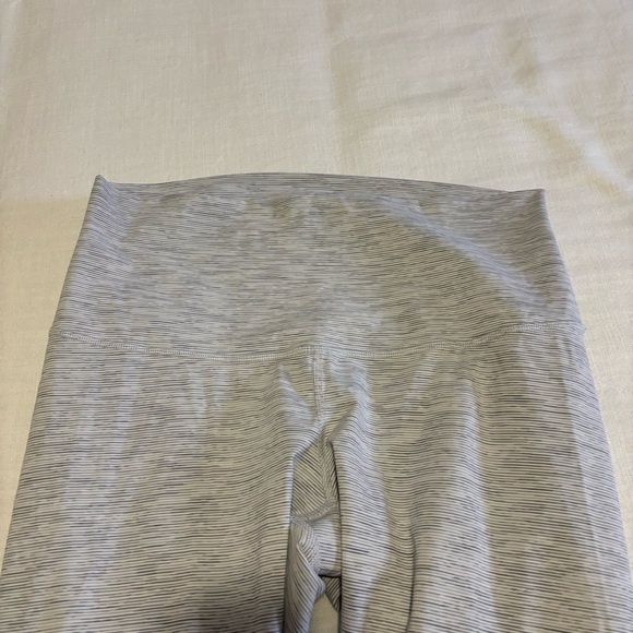 Women’s Lululemon Wunder Under Crop Il Scallop Legging SIZE 12 - Picture 7 of 15
